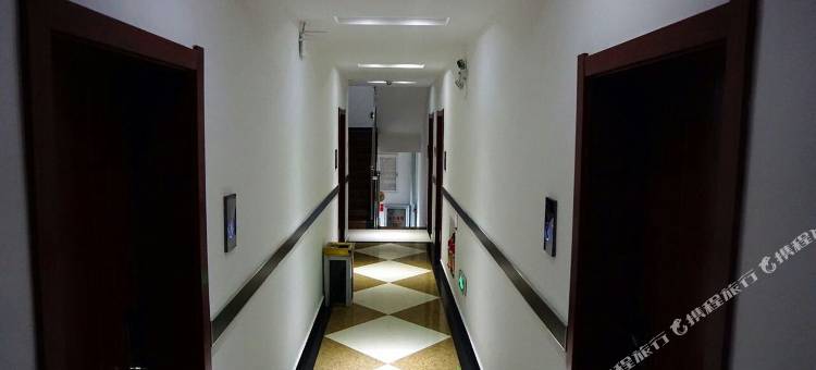 红河七彩云上酒店图片