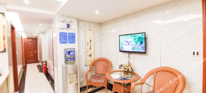 康定宜思轩商务宾馆(溜溜城店)图片