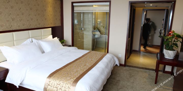 金鼎大酒店(沿河岔街)