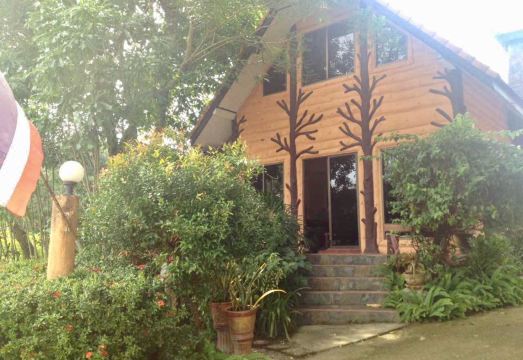 Aunrak ResortHotel Overview