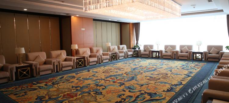 乐至宏扬·玲路酒店图片