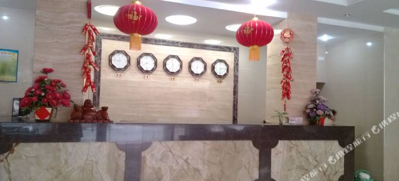 云浮新富丽宾馆(南山公园邓发纪念中学店)图片