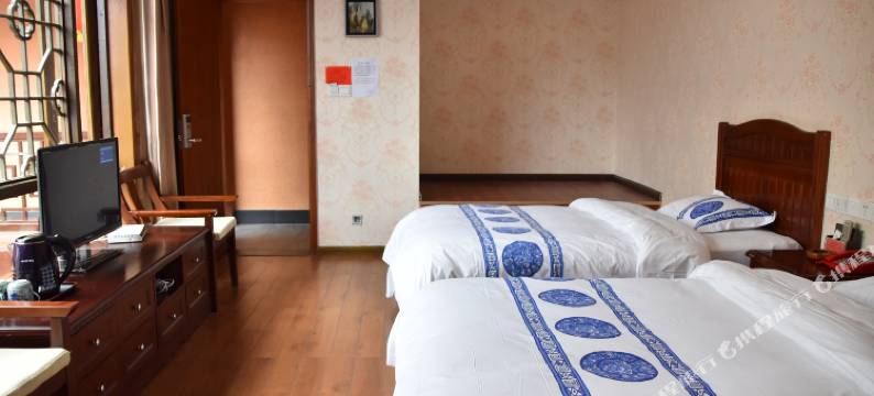 张家界溪布街陆号客栈图片