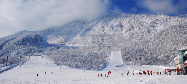 西岭雪山阳光假日酒店图片