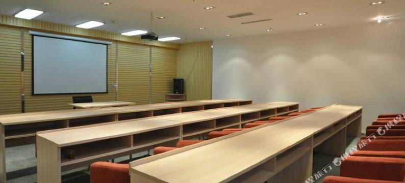 懒虫酒店(许昌曹魏古城胖东来生活广场店)图片