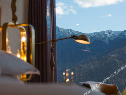 林芝初芽江舍客栈