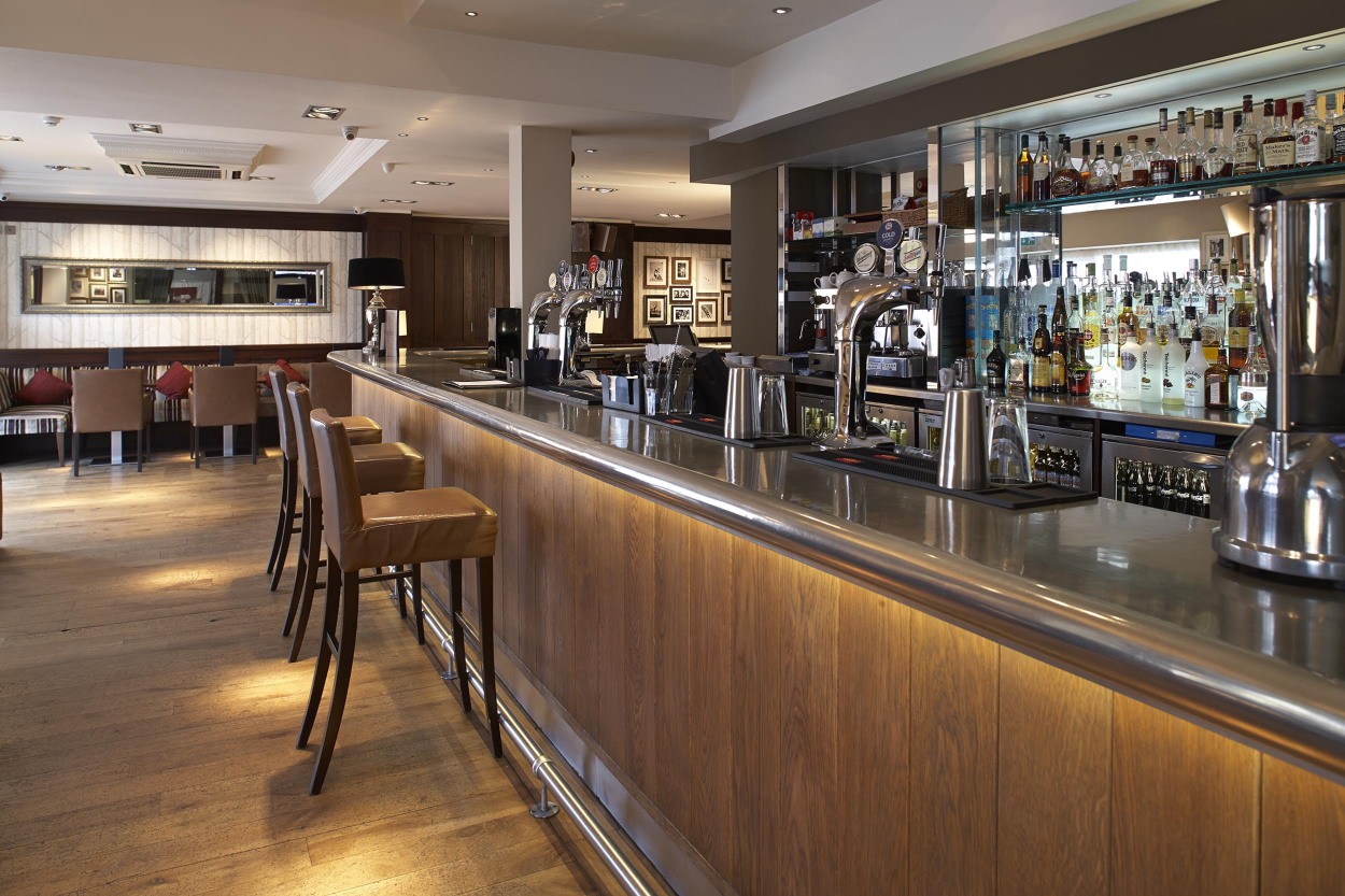 Mandolay Hotel GuildfordOver view