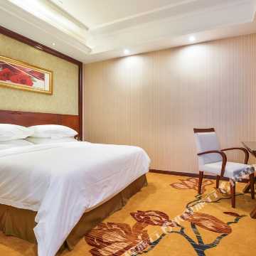 维也纳智好酒店(苏州阳澄湖华谊电影世界店)图