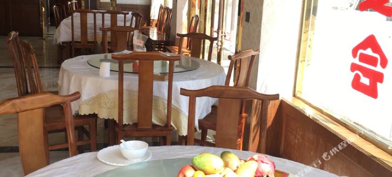 理县米亚罗雪山假日酒店图片