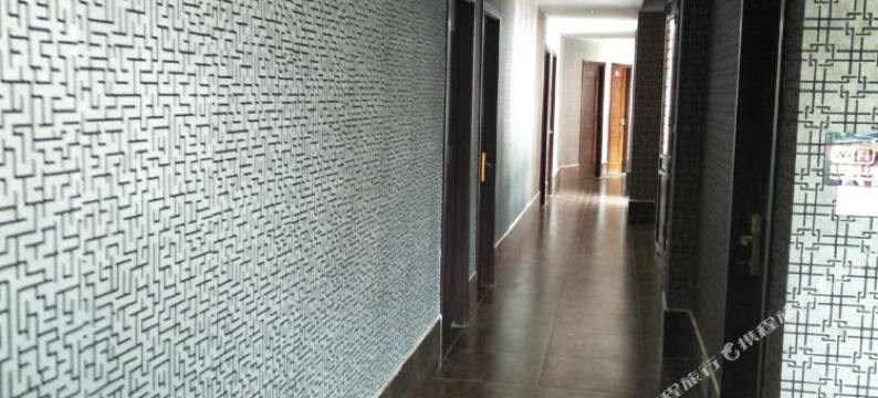 薄刀峰风景区鹤龙山庄图片