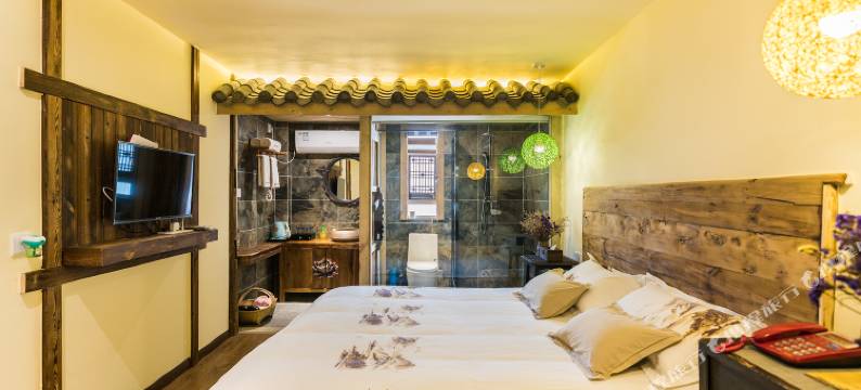 贵阳瑞阁黔府民俗酒店(黔灵山公园紫林庵地铁站店)图片