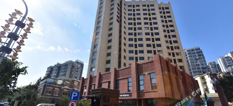 柚子电竞酒店(青岛台东步行街店)图片