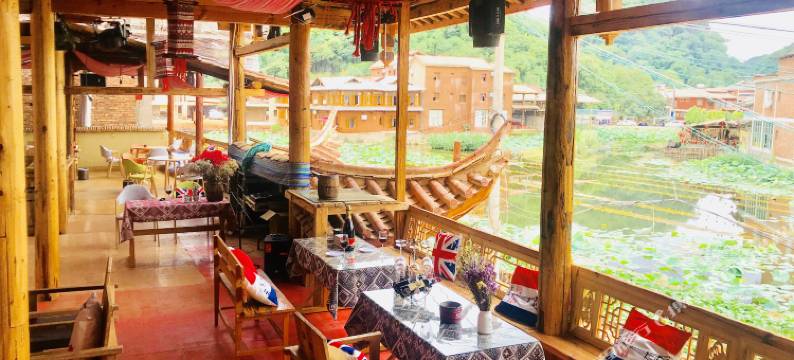 丘北云行雨施客栈图片