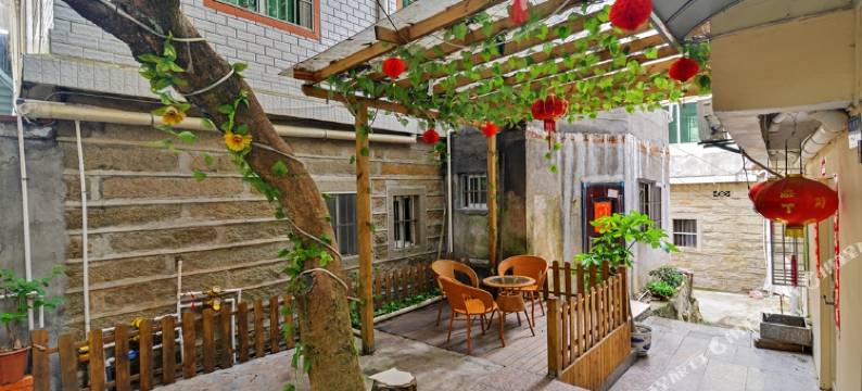 厦门海边听浪(环岛路黄厝店)图片