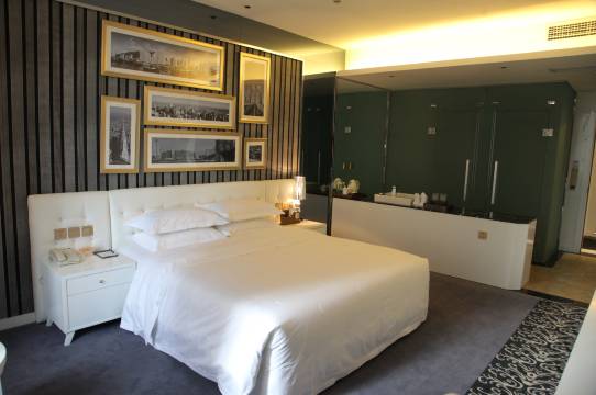 Q加·月亮半岛城市精品酒店(宜宾临港第二人民医院店)