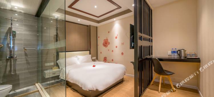 上海海上凤凰主题酒店(川沙地铁站店)图片