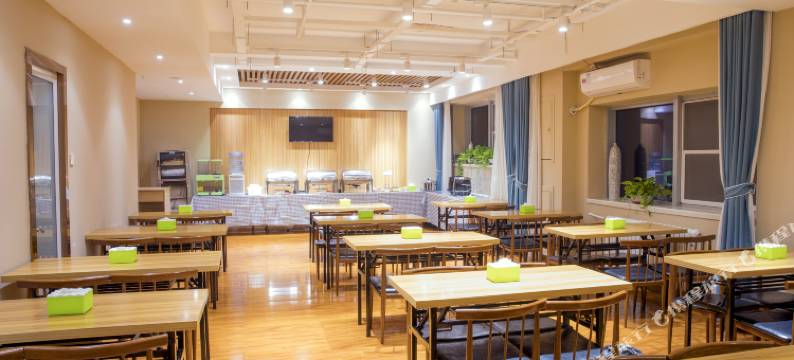 喜格轻奢酒店(滕州真爱商城火车站店)图片