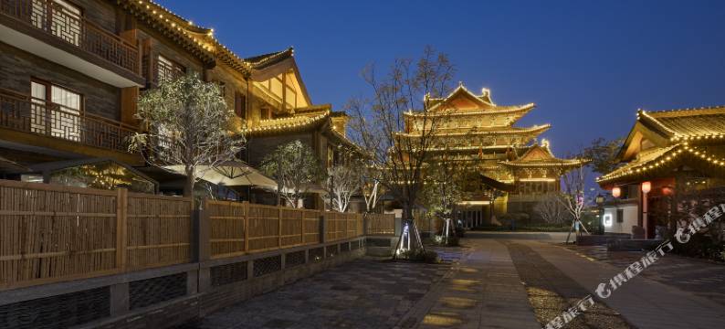 泊云尚院酒店(开封清明上河园万岁山武侠城店)图片