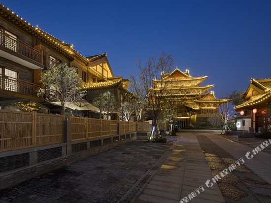 泊云尚院酒店(开封清明上河园万岁山武侠城店)