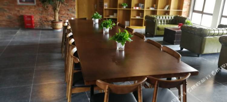 喆非酒店(信阳南湾湖师范大学店)图片