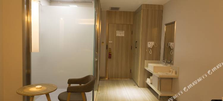 速8酒店(托克逊圣源店)图片