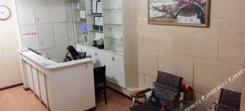 鹤峰街中阁宾馆图片