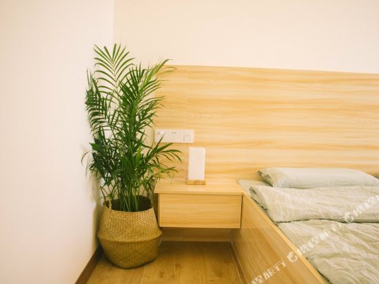 雅安吴锐娃公寓