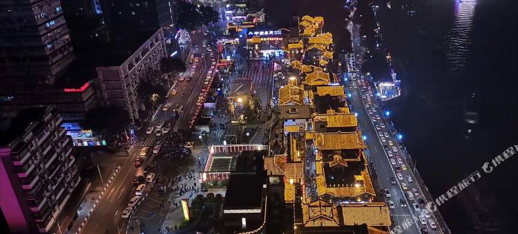 重庆艺术云界酒店(解放碑洪崖洞店)图片