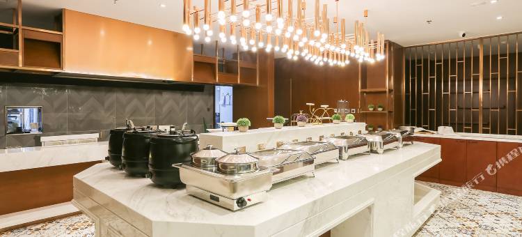 哈尔滨冰雪大世界龙川路地铁站亚朵酒店图片