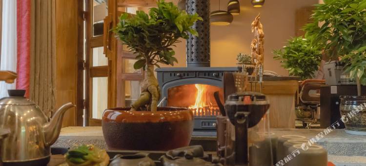 花筑·朗康达·藏遇悠音轻氧供暖轻奢美宿(独克宗古城月光广场店)图片