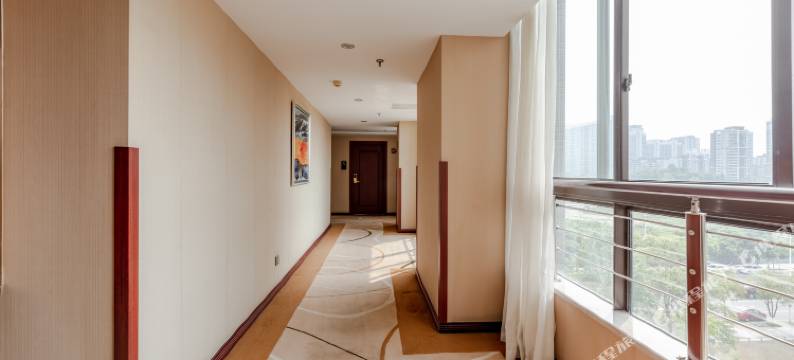 鸿腾酒店(成都光华公园地铁站店)图片