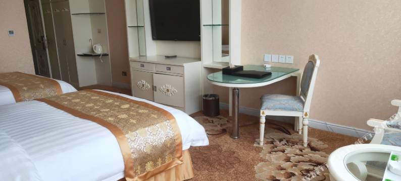 山南雅砻河酒店图片