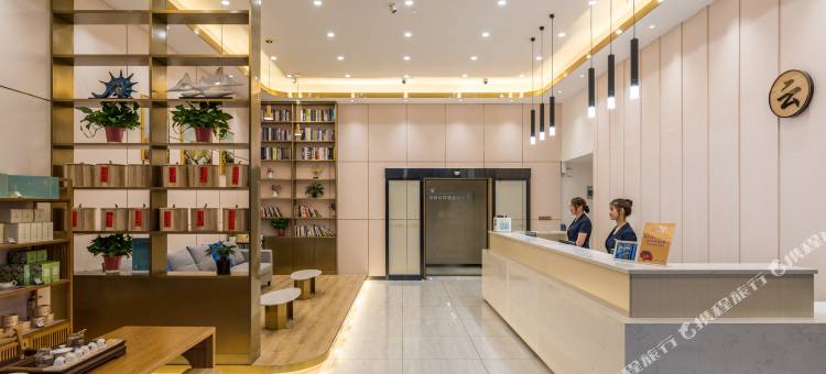 郑州博雅云顶酒店(郑州龙子湖地铁站店)图片