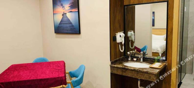 镇宁丰途同尚酒店图片