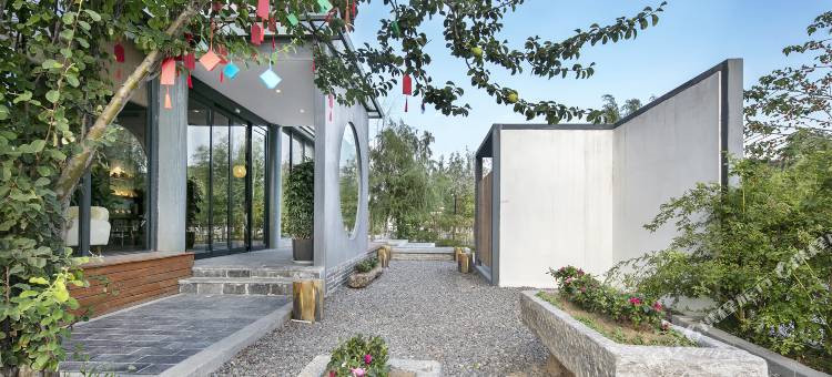 寂静欢喜·墅院客栈(开封清明上河园万岁山武侠城店)图片