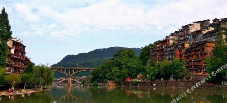 凤凰景舍江景民宿(凤凰古城虹桥店)图片