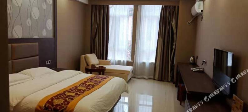 银川镇北府假日酒店(西部影视城贺兰演艺小镇店)图片