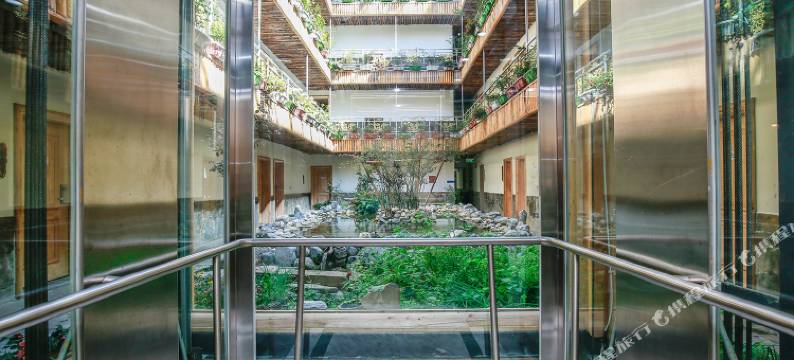 四姑娘山阿里本民宿图片