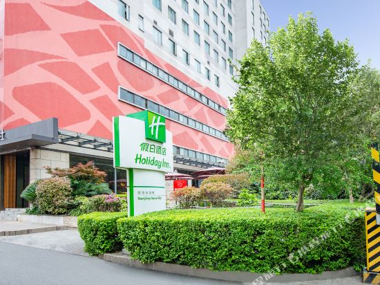 南京水游城假日酒店
