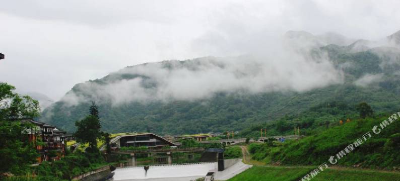 遇见你民宿(峨眉山黄湾游客中心店)图片