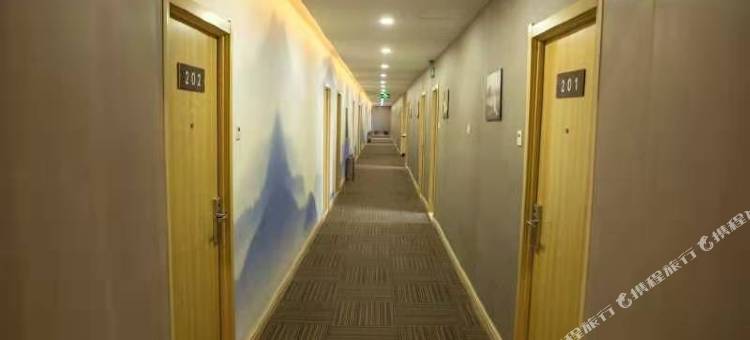 骏怡连锁酒店(泰安老街爱琴海购物广场店)图片