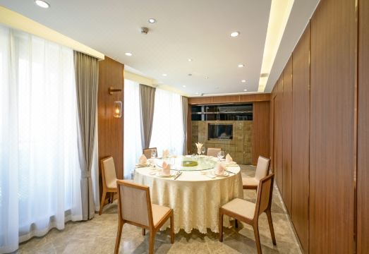 RSUN HotelHotel Overview