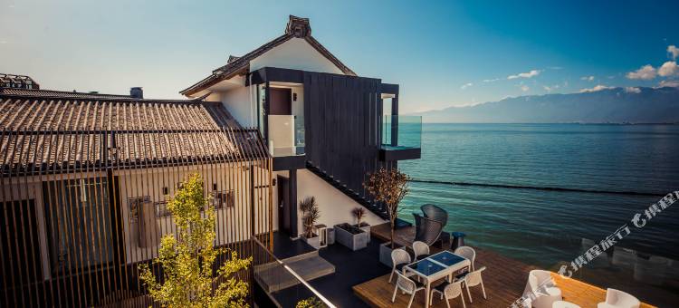 大理双廊半月拖蓝水景雅院图片