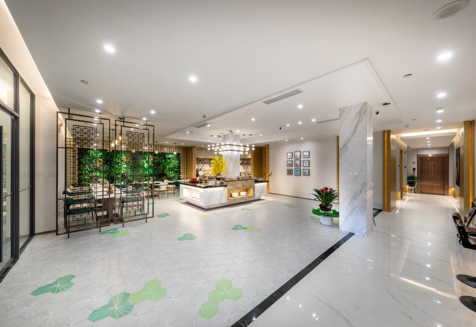 Metropolo Jinjiang Hotel (Haikou East High speed Railway Station, Normal University) Hotel Overview