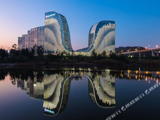 厦门海沧融信海景华邑酒店