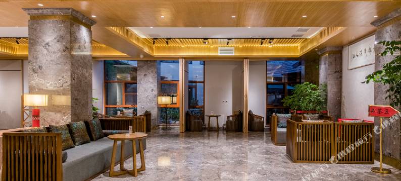 昆明•素彩   GRACEFUL  CULTURE 文化艺术酒店(滇池公园1903店)图片