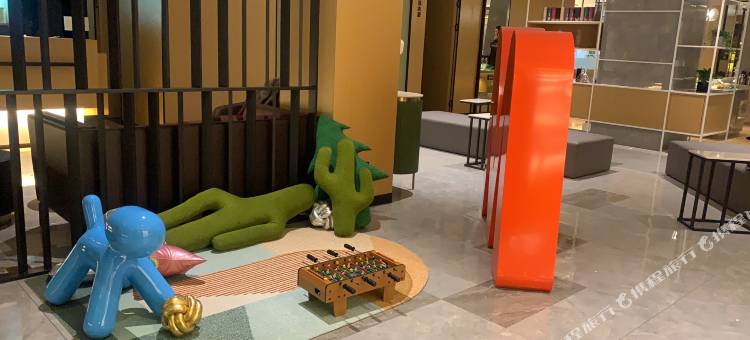 摩登四季酒店(乌鲁木齐国际机场德港万达店)图片