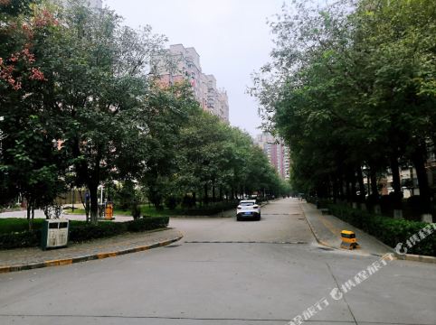 西安阳光下的蓝天公寓    分(暂无点评) 317起距离203米立即预订