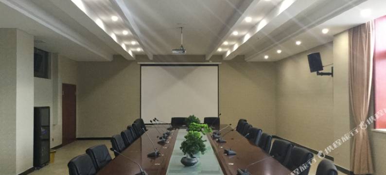 普兰银城生态大酒店图片