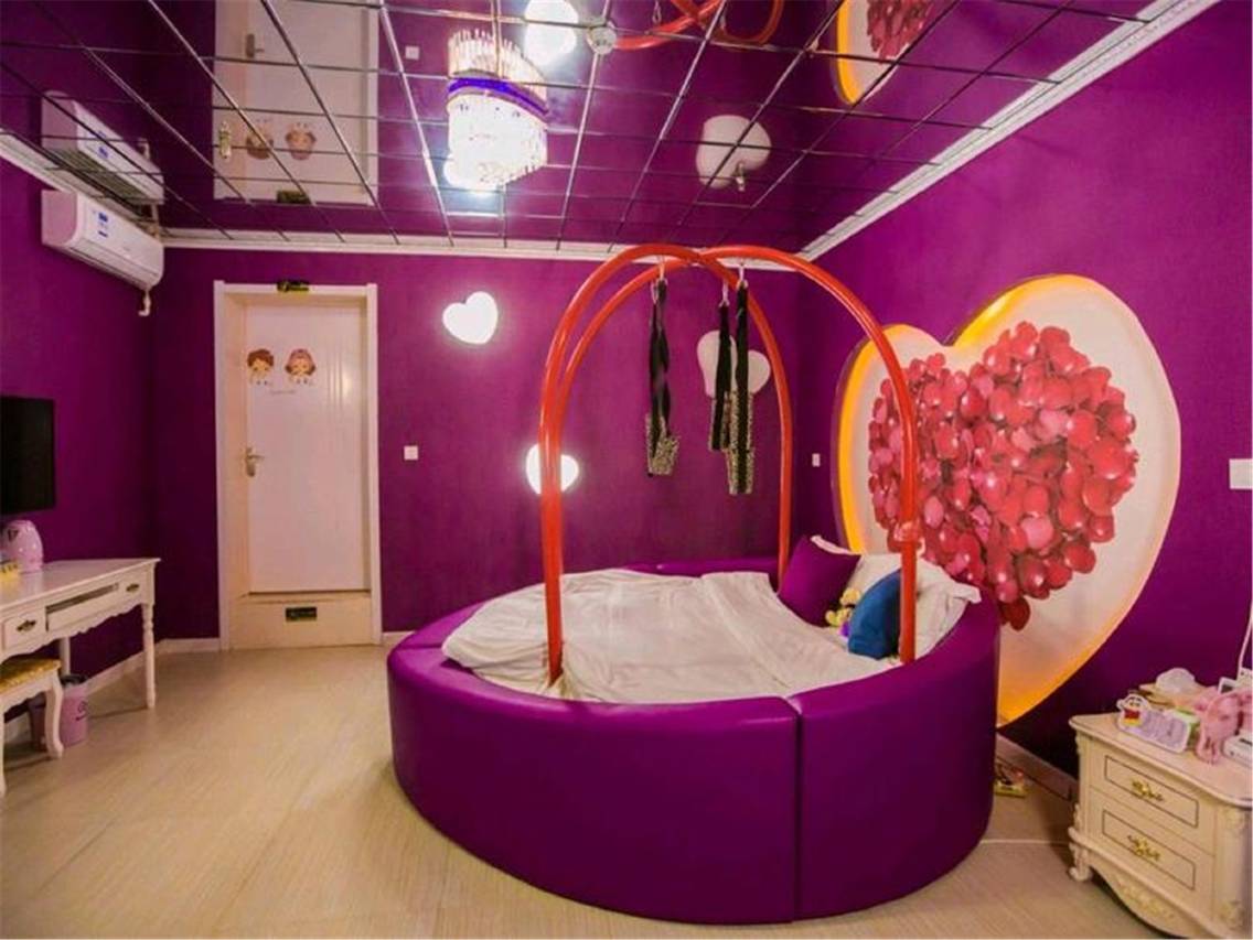 通化深呼吸Hello Kitty精品情侣主题公寓